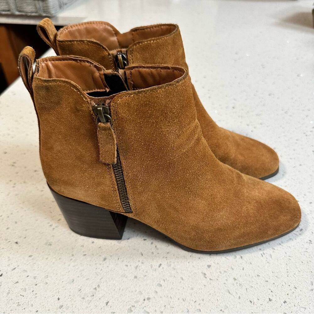 Blondo Waterproof Tan Suede Ankle Boots Booties 2.5” Heel Side Size 9